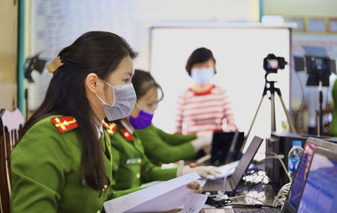 bo-huyen-nhap-xa-tinh-nguoi-dan-co-can-lam-lai-can-cuoc-ho-chieu